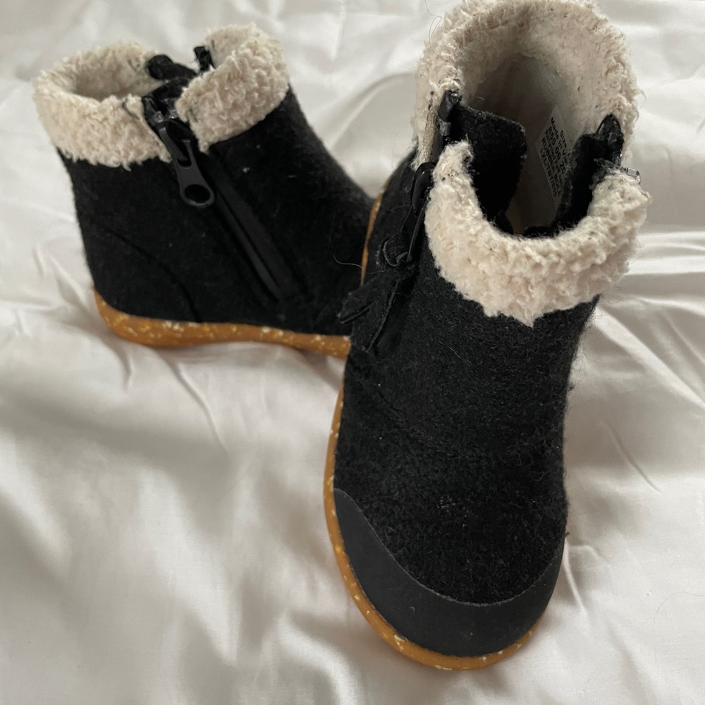 Livie & Luca Black Rook Fleece Waterproof Ankle Boots